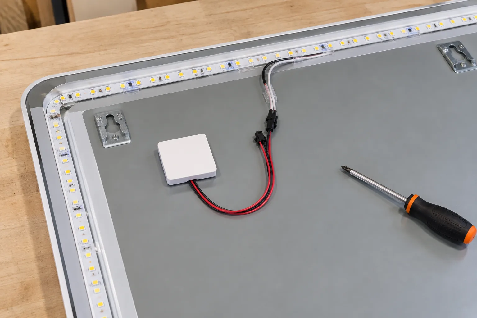 How to Wire a Mirror Touch Switch (12V and Mains-Input Types)